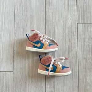 Nike Air Jordan 1 Mid SE Zen Master Toddler Kids Size 5C Multi-Color Pink Blue.